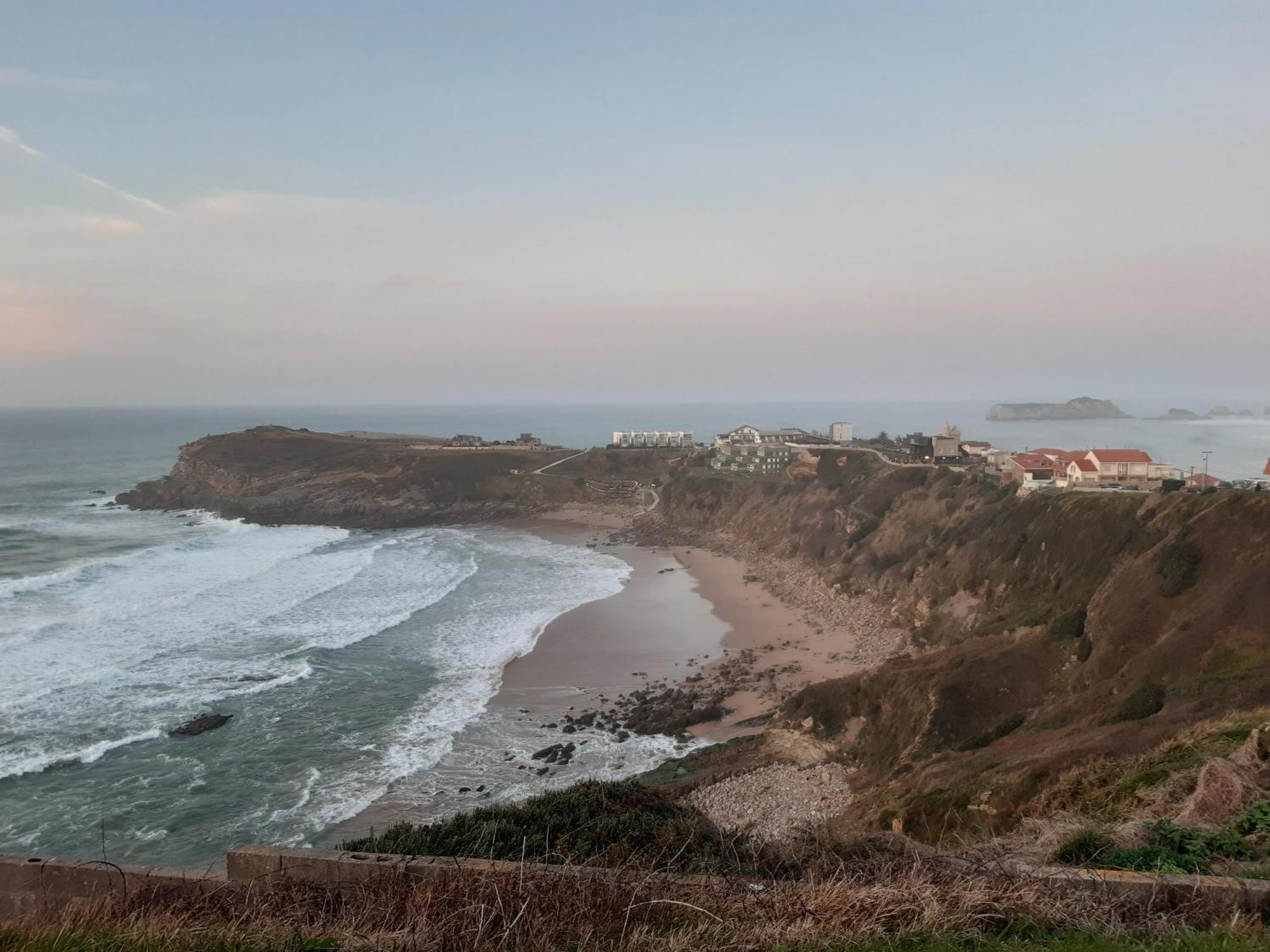 Con Vistas Al Mar Y Aparcamiento Gratis Appartement Suances Buitenkant foto